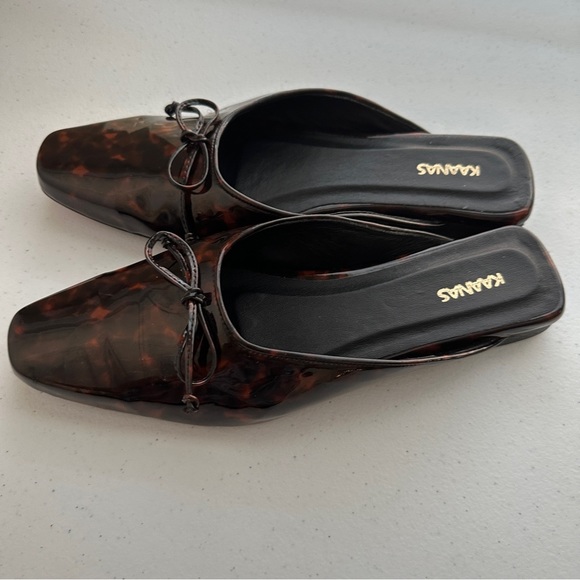 KAANAS Woman Size 9 Black Red Animal Print Flat SLIDES SLIP Shoes Casual Sandal - Picture 4 of 10